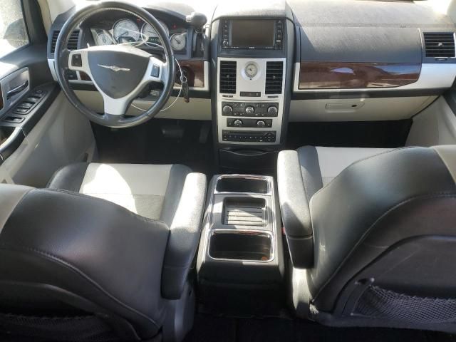 2010 Chrysler Town & Country Touring Plus