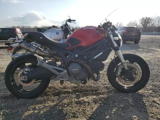 2011 Ducati Monster 696