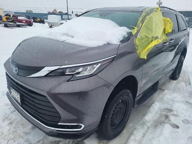 2023 Toyota Sienna LE/XLE