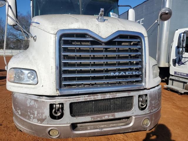 2013 Mack 600 CXU600 Semi Truck