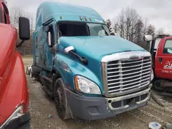 Salvage trucks for sale at Columbus, OH auction: 2015 Freightliner Cascadia 125