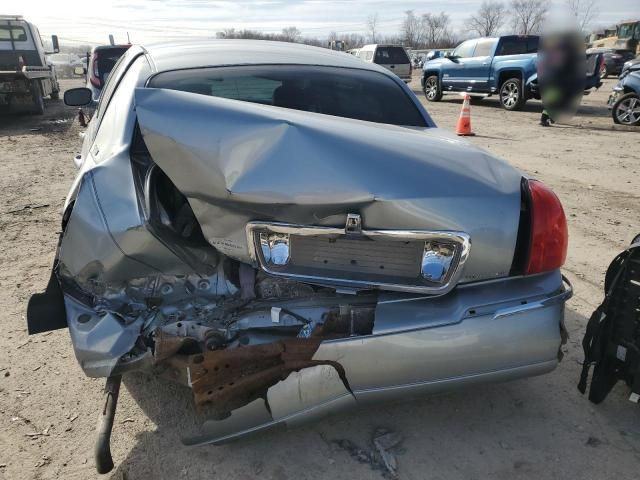 2006 Lincoln Town Car Signature Limited