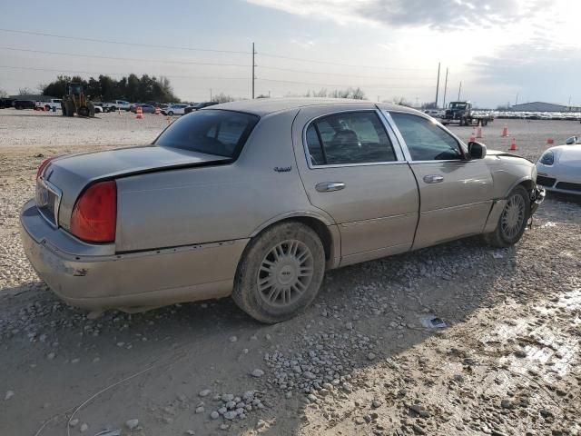 2010 Lincoln Town Car Signature Limited