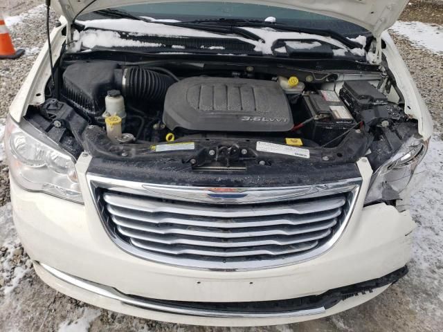 2012 Chrysler Town & Country Touring L