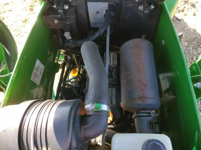 2019 John Deere 1025R Tractor