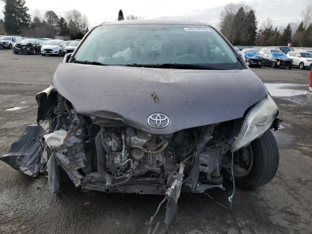 2012 Toyota Sienna LE