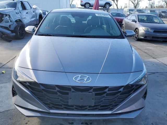 2023 Hyundai Elantra SE