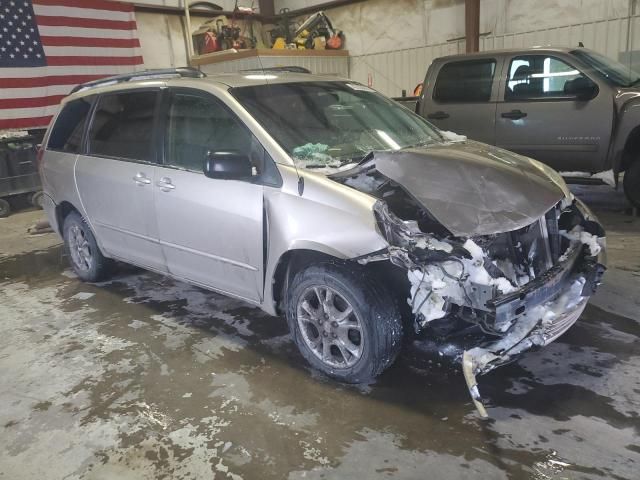 2005 Toyota Sienna LE