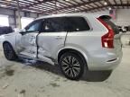 2022 Volvo XC90 T6 Momentum