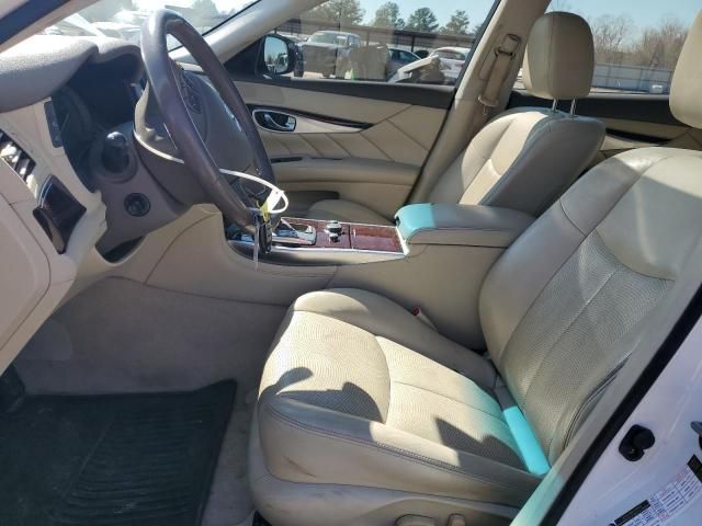 2015 Infiniti Q70 3.7