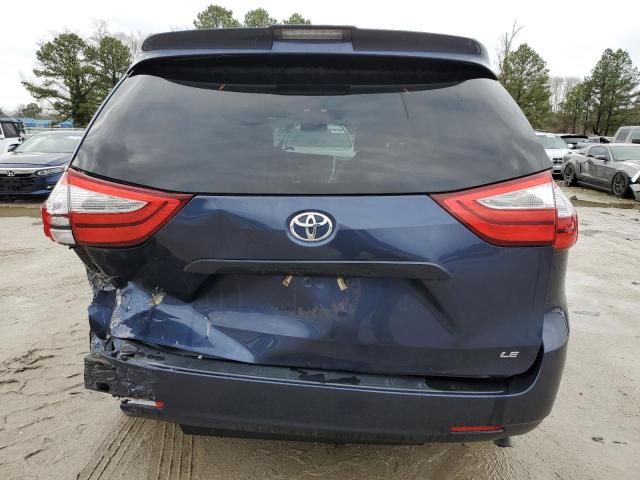 2018 Toyota Sienna LE