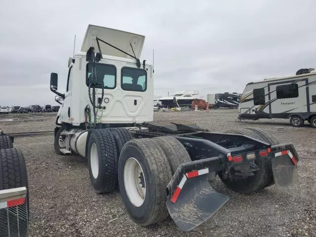 2020 Freightliner Cascadia 126