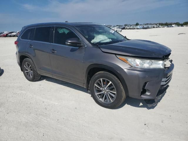 2017 Toyota Highlander SE