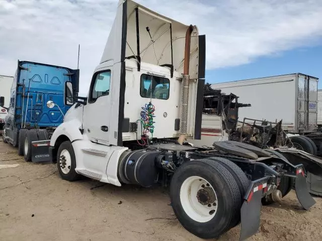 2014 Kenworth Construction T680