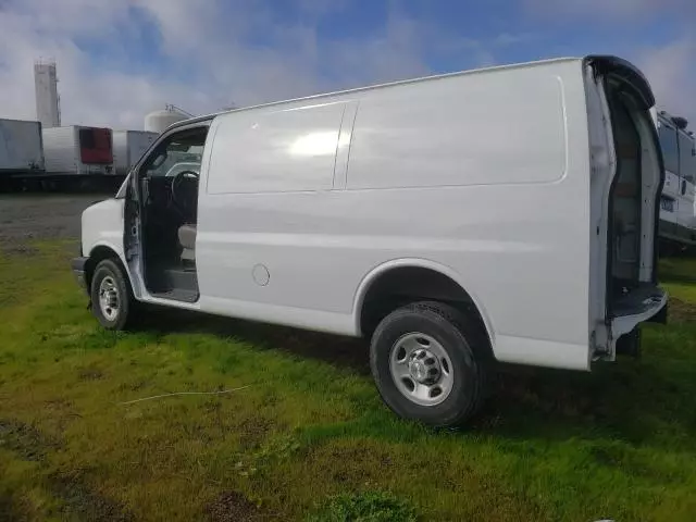 2022 Chevrolet Express G2500