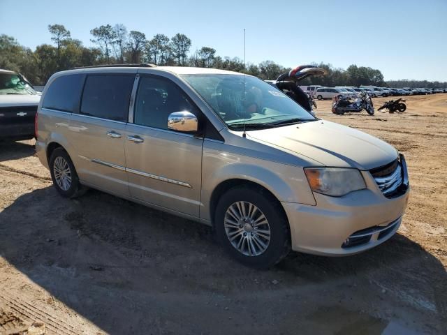 2014 Chrysler Town & Country Touring L