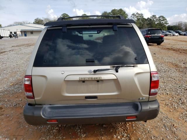 2000 Nissan Pathfinder LE