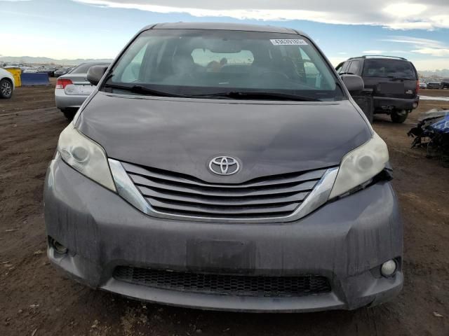 2015 Toyota Sienna XLE