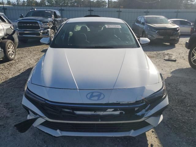 2024 Hyundai Elantra SE