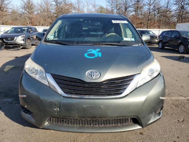 2014 Toyota Sienna LE