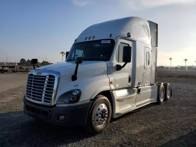 2018 Freightliner Cascadia 125