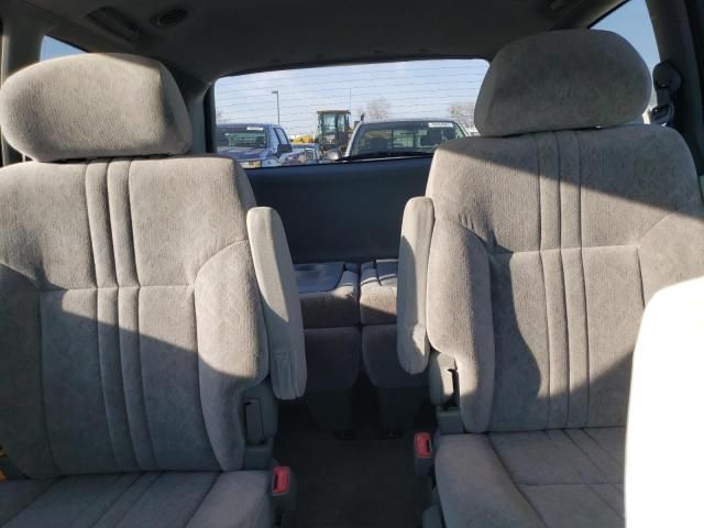 2000 Toyota Sienna LE