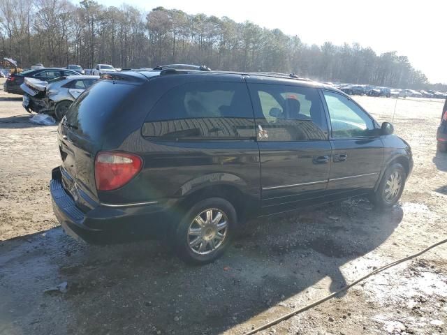 2005 Chrysler Town & Country Limited