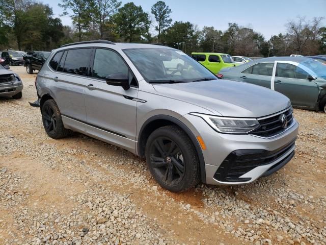 2024 Volkswagen Tiguan SE R-LINE Black