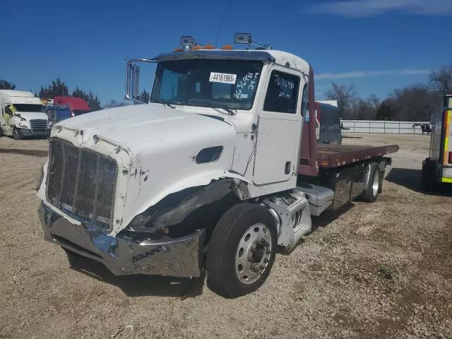 2007 Peterbilt 330