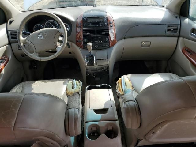 2005 Toyota Sienna XLE