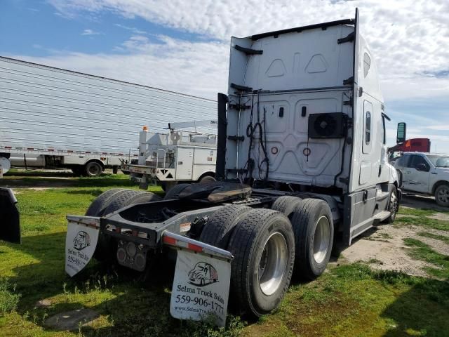 2020 Freightliner Cascadia 126