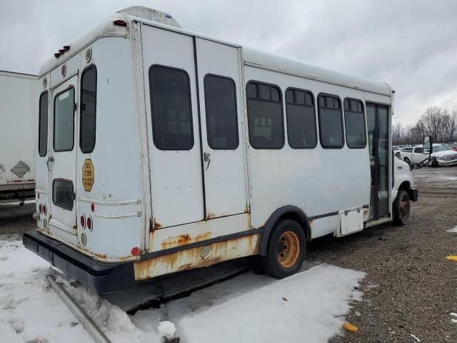 2008 Ford Econoline E450 Super Duty Cutaway Van