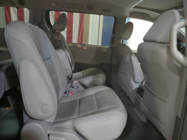 2015 Toyota Sienna XLE