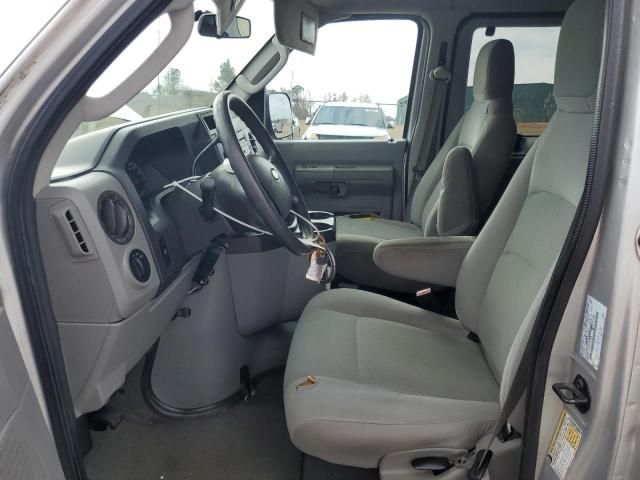 2009 Ford Econoline E350 Super Duty Wagon