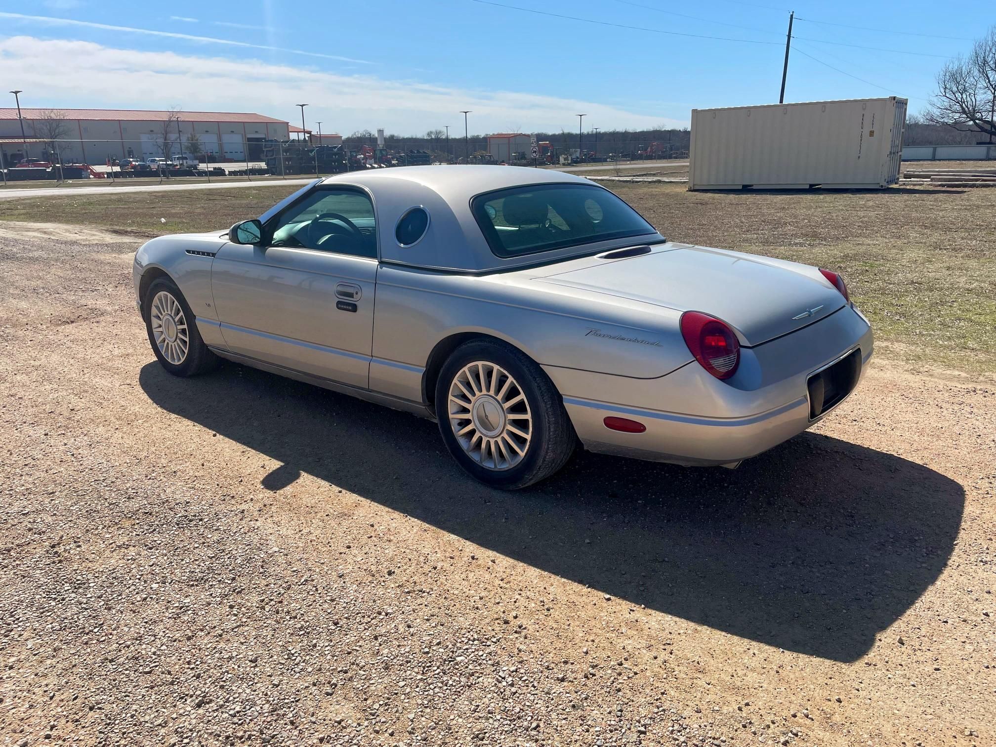 2004 Ford Thunderbird