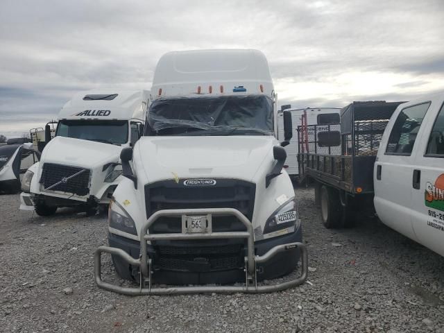 2022 Freightliner Cascadia 126