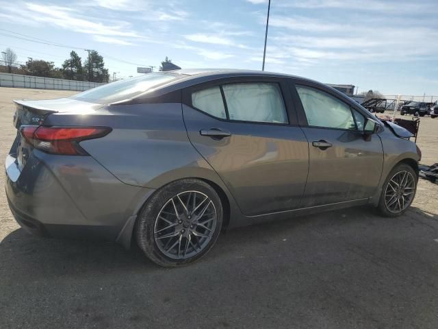 2022 Nissan Versa SR