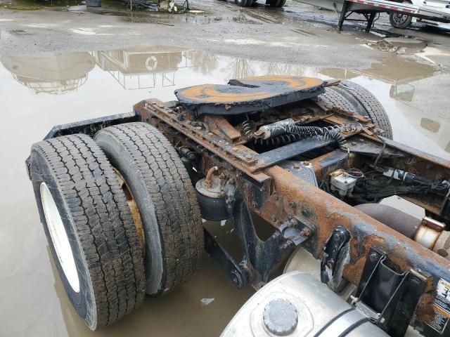 2010 Kenworth T660 Semi Truck