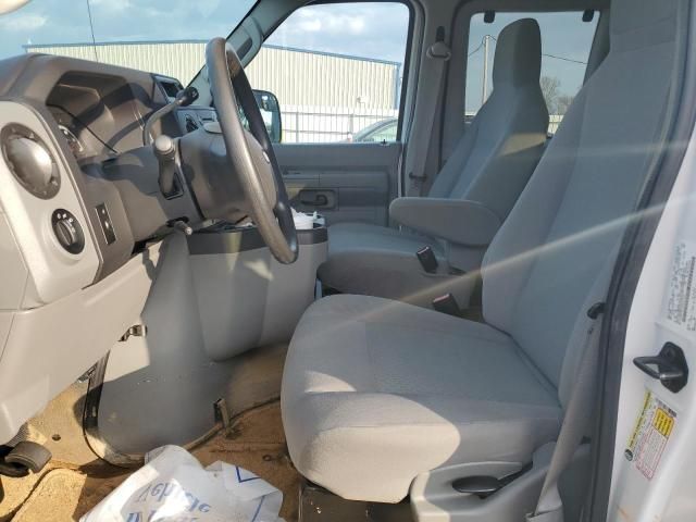 2012 Ford Econoline E350 Super Duty Wagon