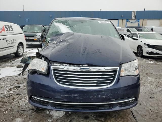 2016 Chrysler Town & Country Touring L