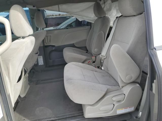 2015 Toyota Sienna LE