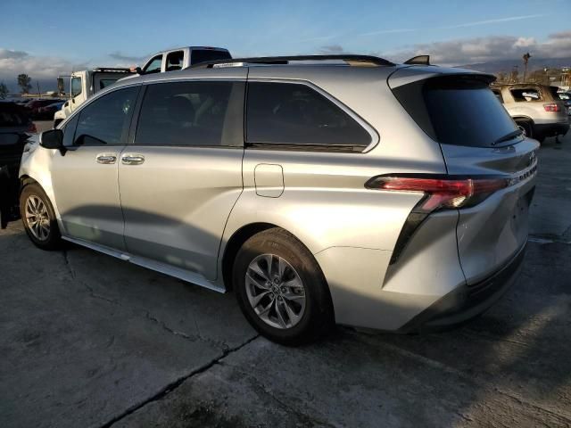 2022 Toyota Sienna XLE