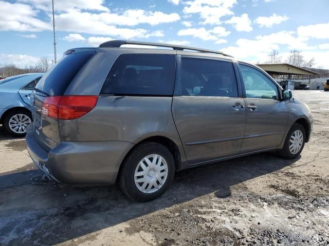 2004 Toyota Sienna CE