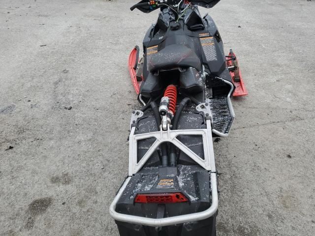 2015 Polaris Switchback