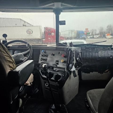 2006 Freightliner Conventional Columbia