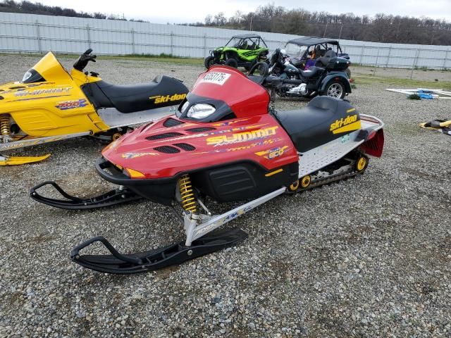 2002 Skidoo 2002 Skidoo Snowmobile