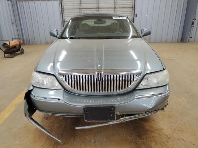 2006 Lincoln Town Car Signature Limited