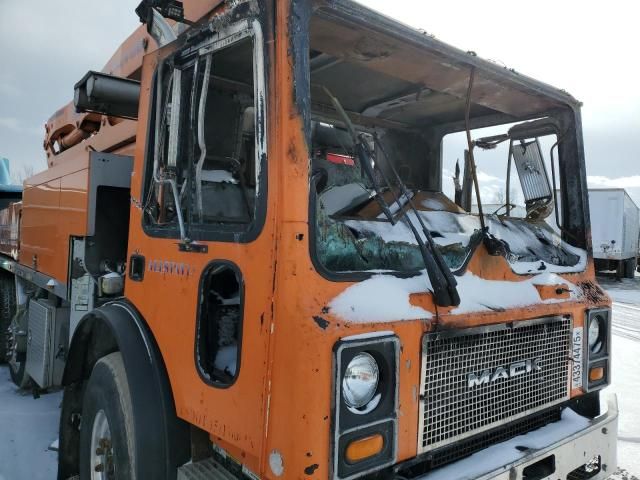 2007 Mack 600 MR600