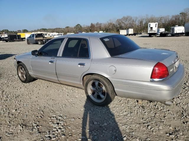 2004 Ford Crown Victoria LX