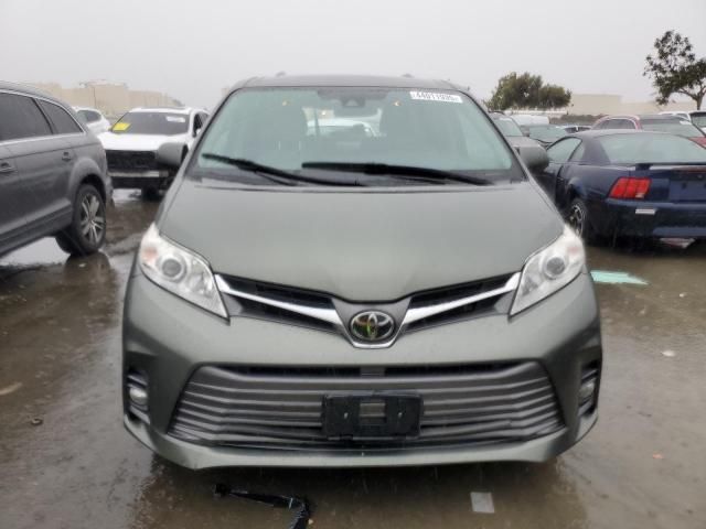 2019 Toyota Sienna XLE